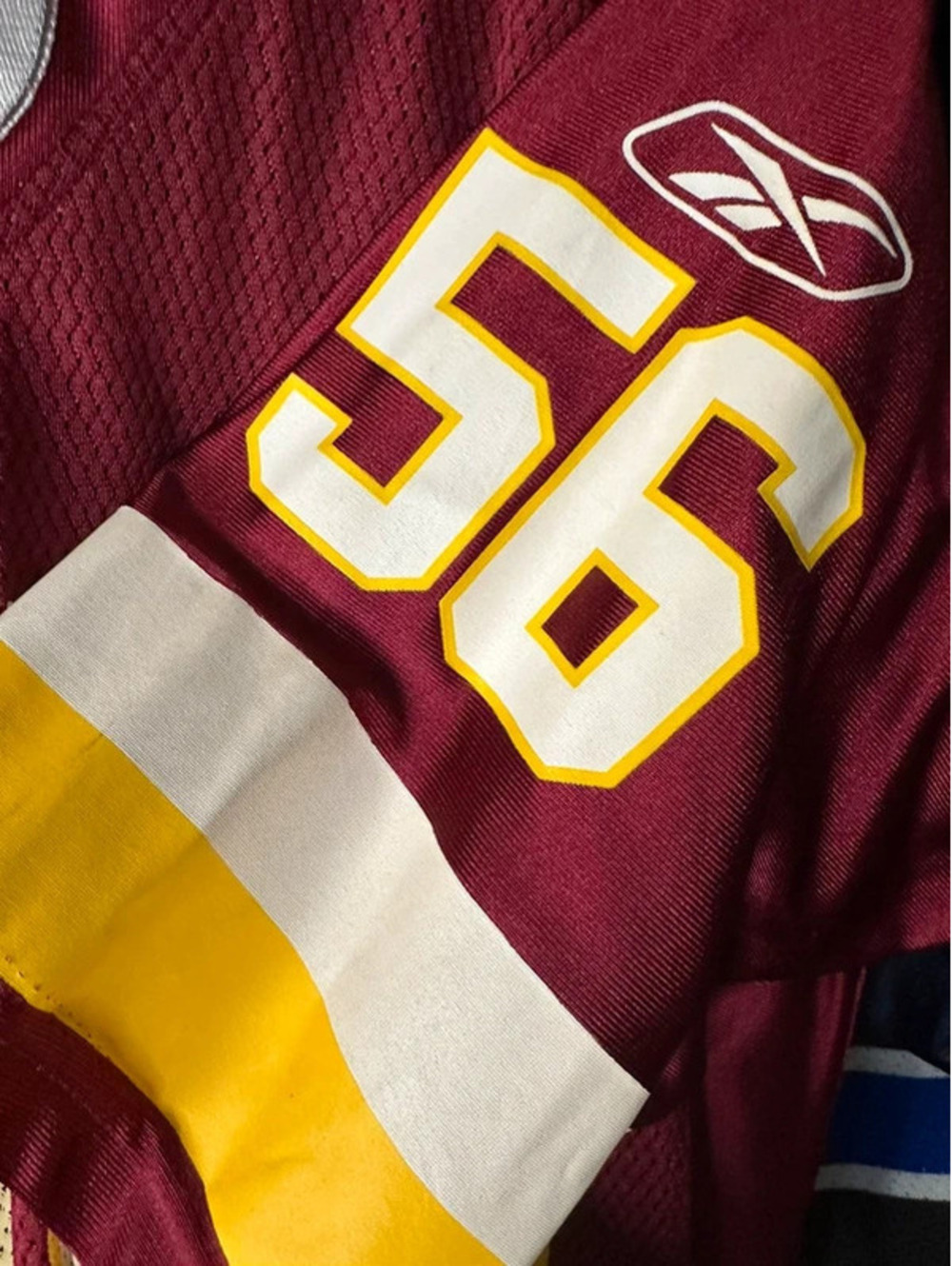 Washington Redskins jersey - Picture 4 of 5